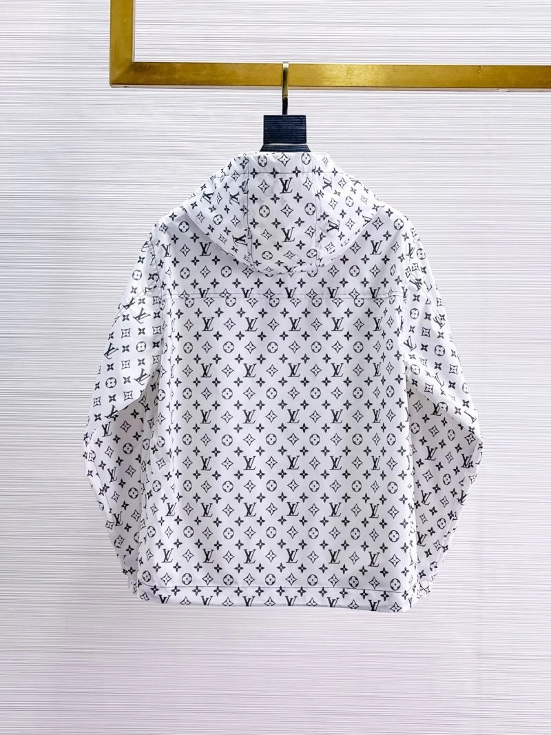 Louis Vuitton Outwear Sleek 133850