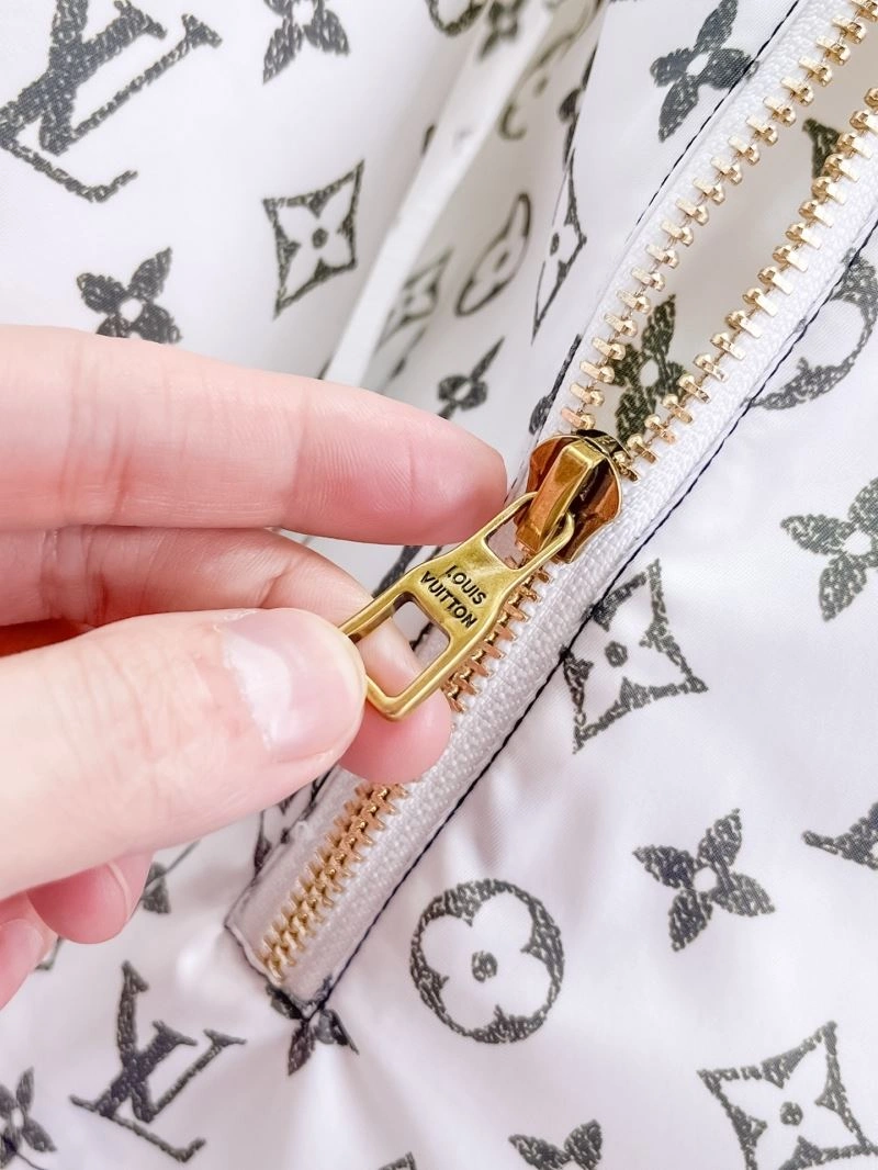 Louis Vuitton Outwear Sleek 133850