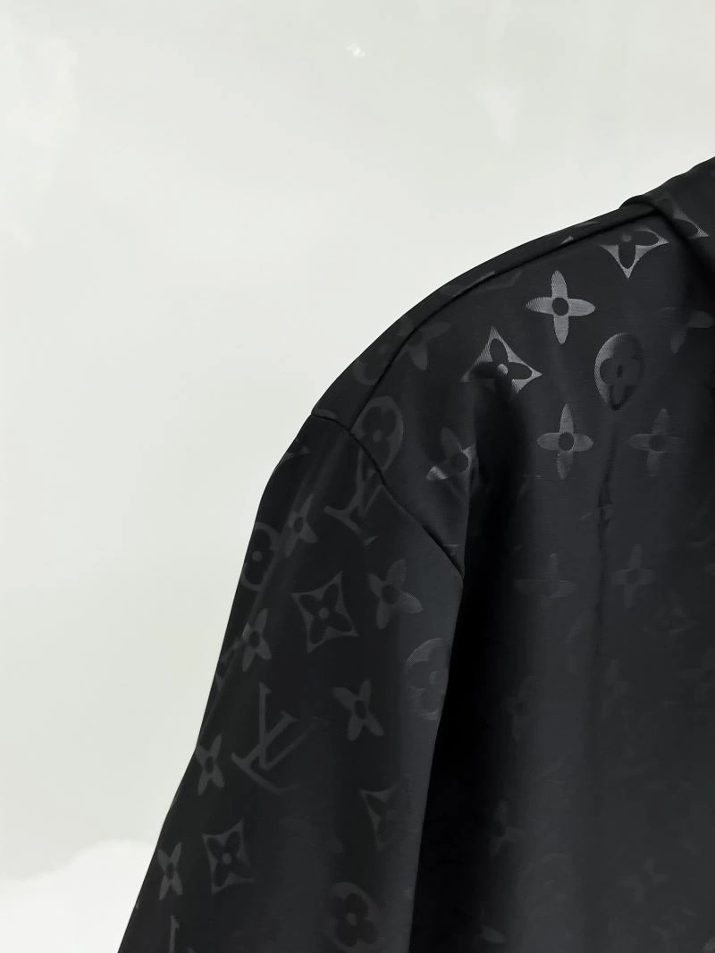 Louis Vuitton Outwear Seasonal 133809