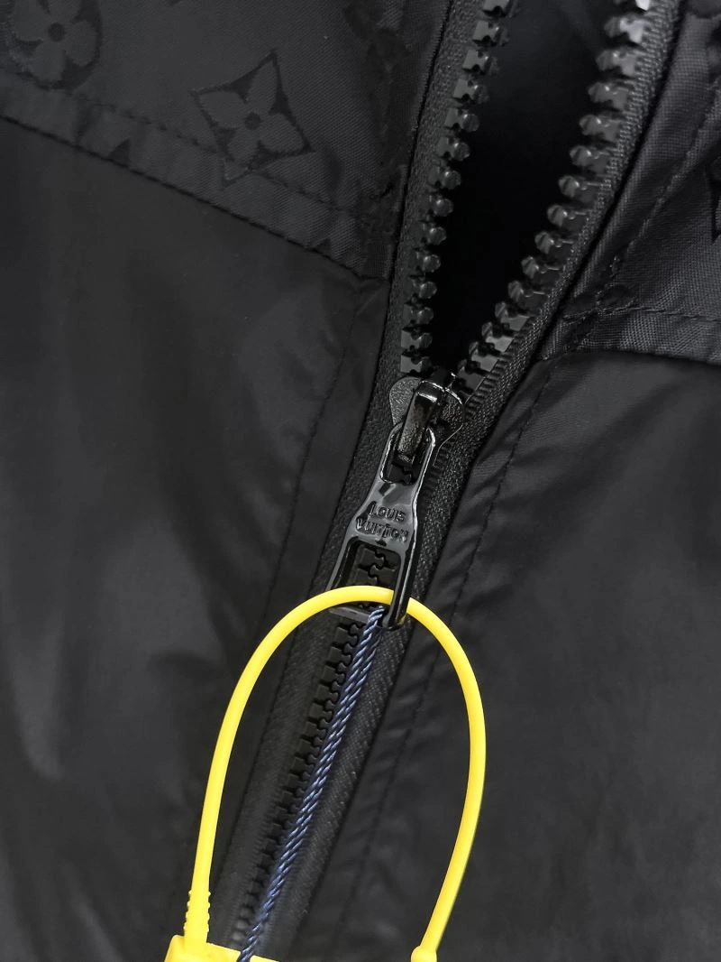 Louis Vuitton Outwear TravelReady 133823
