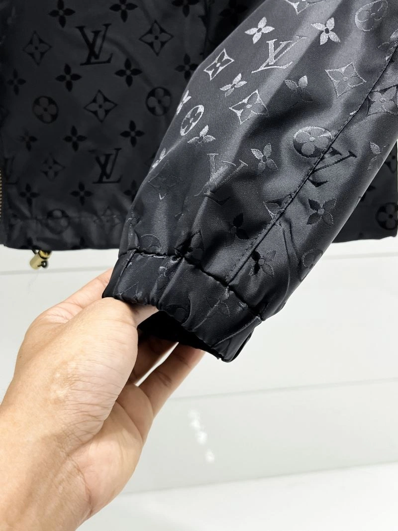 Louis Vuitton Outwear MultiPurpose 133824