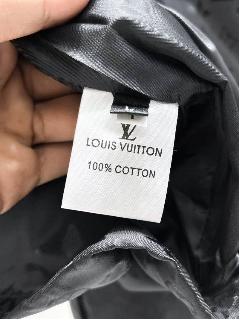 Louis Vuitton Outwear MultiPurpose 133824
