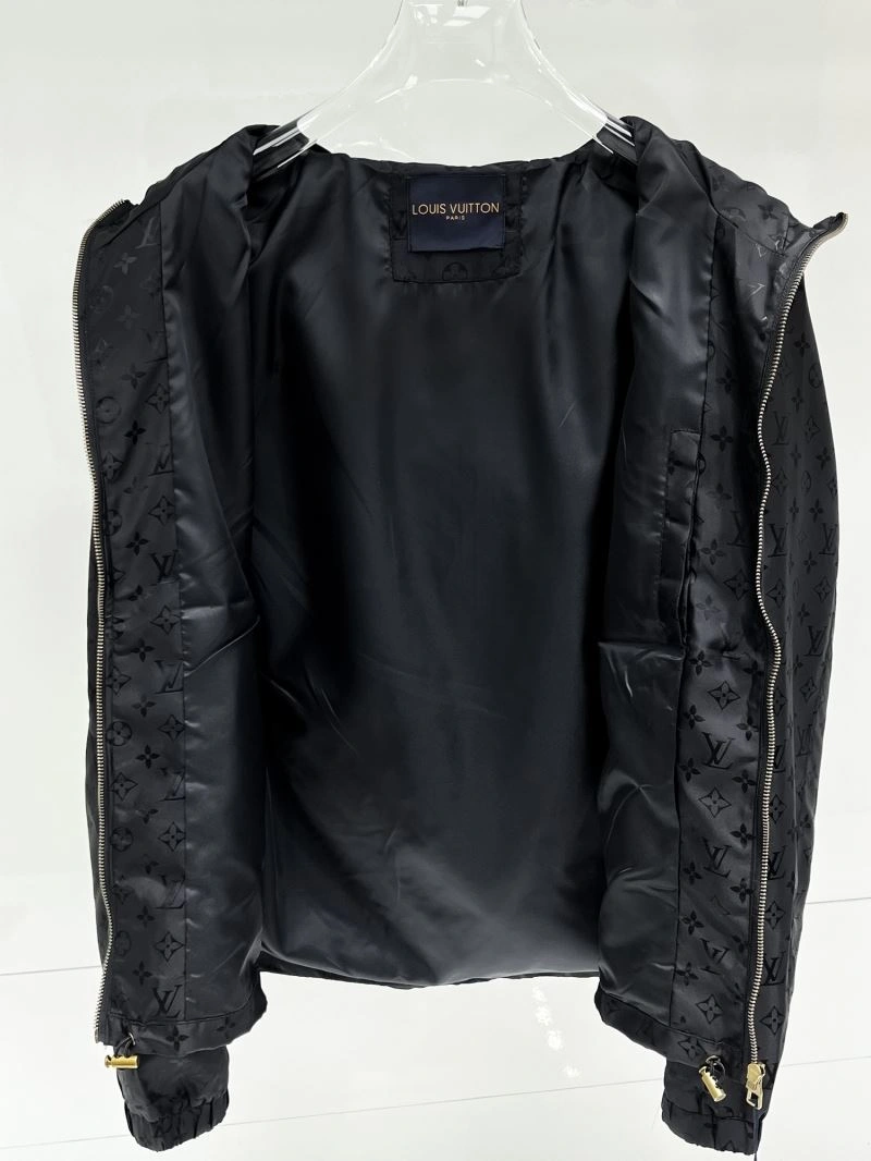 Louis Vuitton Outwear MultiPurpose 133824