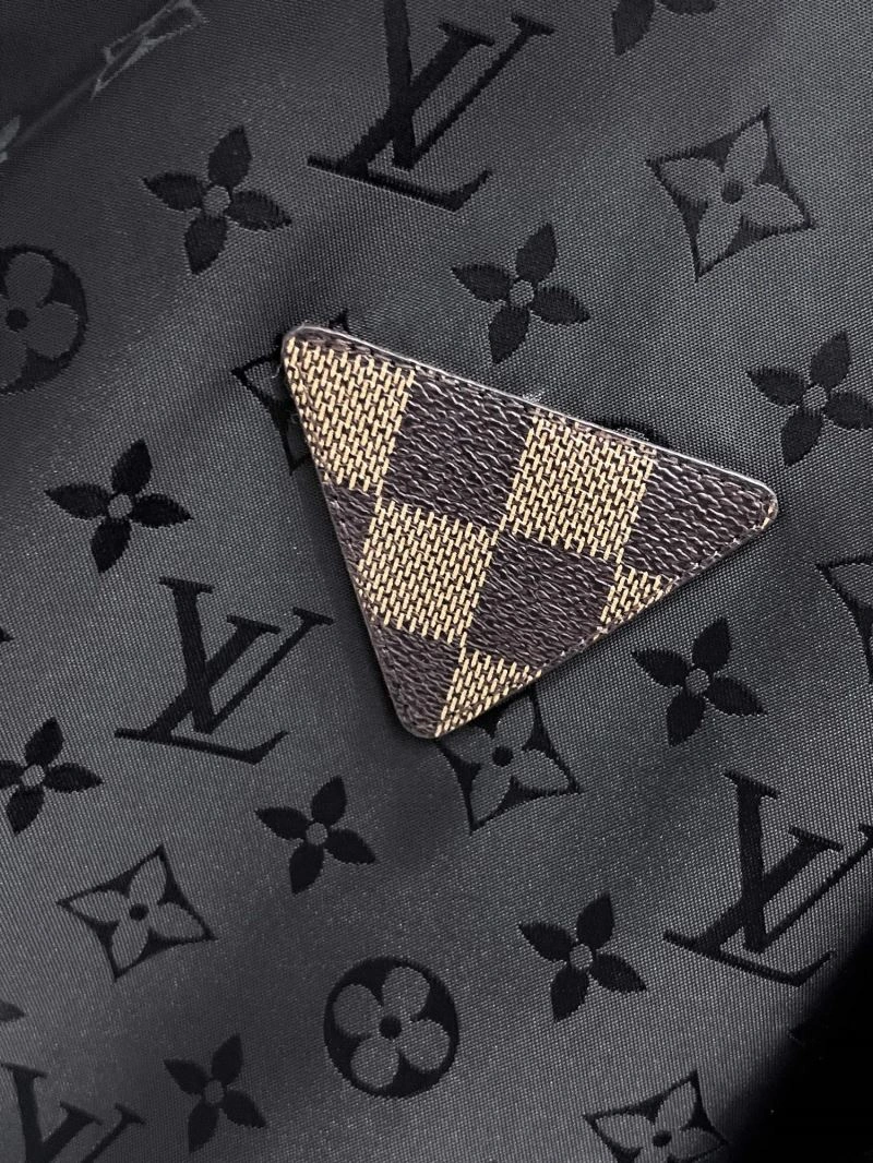 Louis Vuitton Outwear MultiPurpose 133824