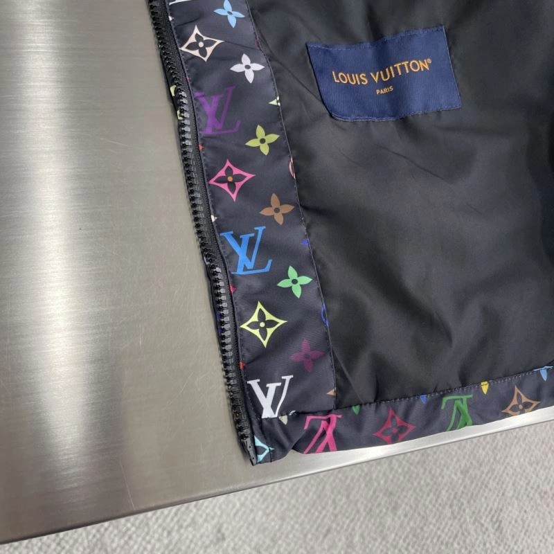 Effortless Louis Vuitton Outwear 133808