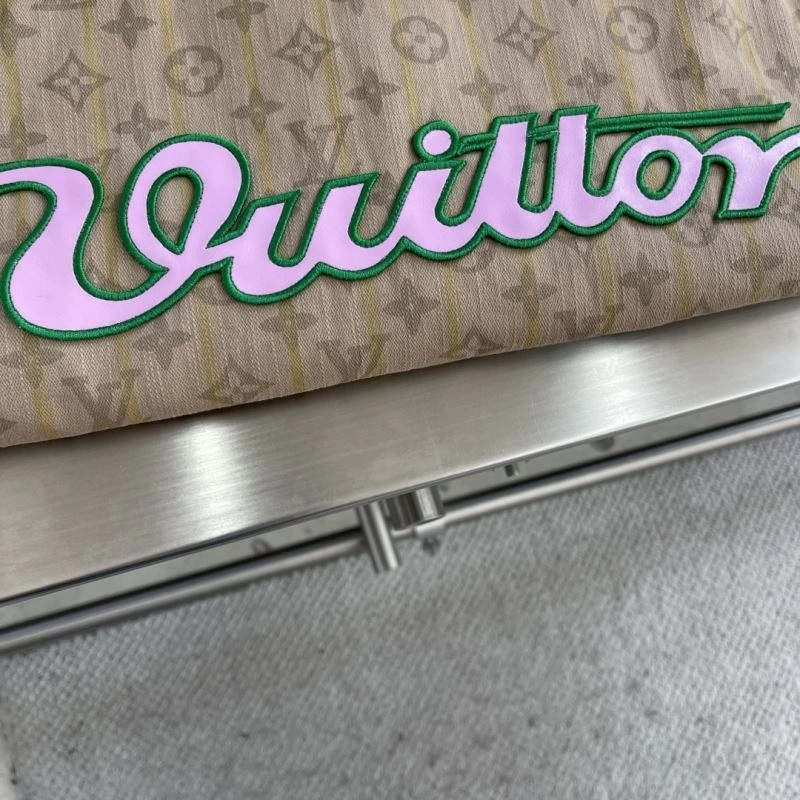 Louis Vuitton Outwear Trendsetting 133810