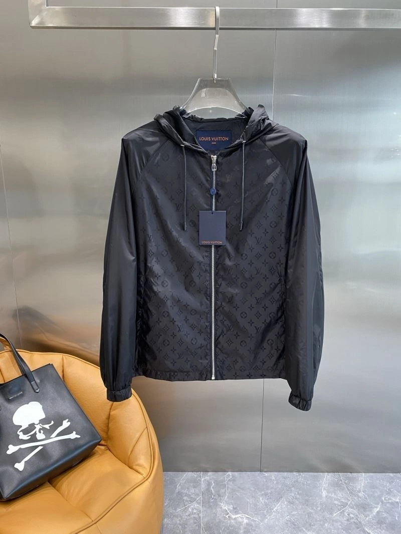 Tailored Louis Vuitton Outwear 133820