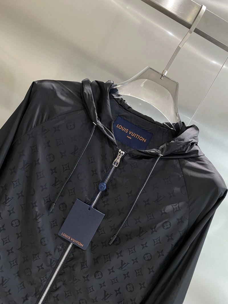 Tailored Louis Vuitton Outwear 133820