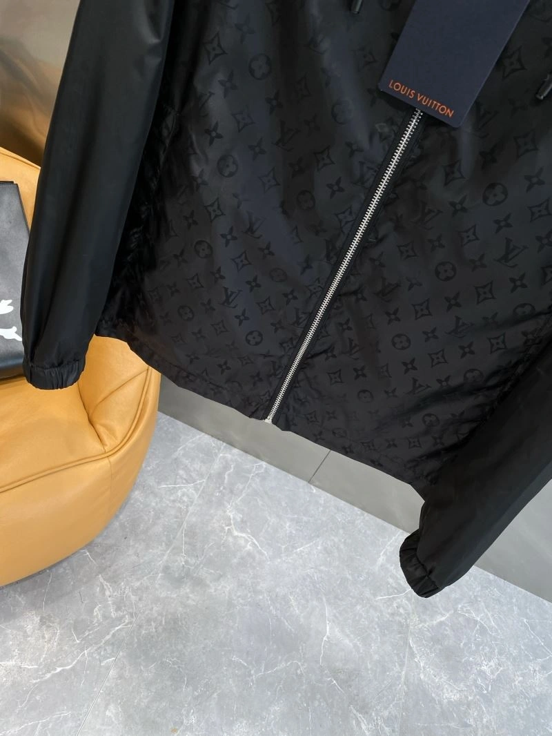 Tailored Louis Vuitton Outwear 133820
