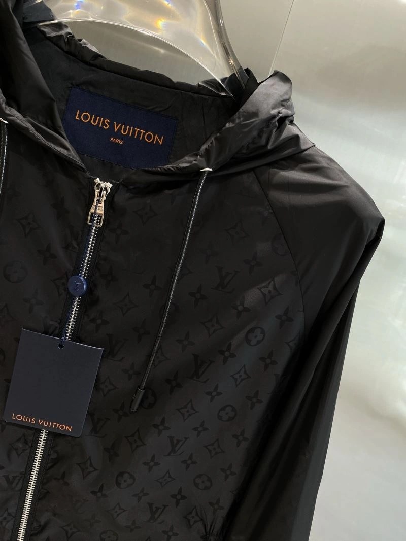 Tailored Louis Vuitton Outwear 133820