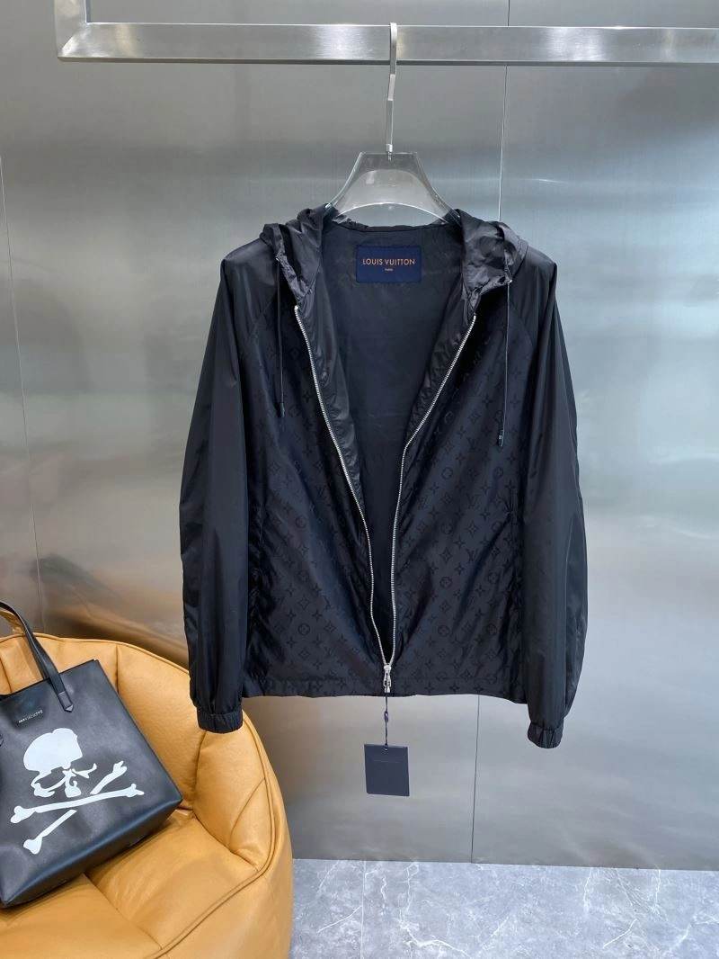 Tailored Louis Vuitton Outwear 133820