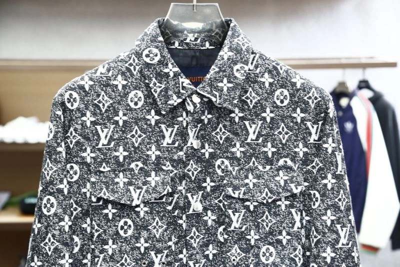Louis Vuitton Outwear Trendsetting 133812