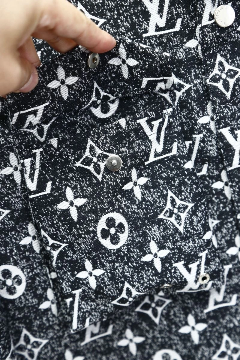 Louis Vuitton Outwear Trendsetting 133812
