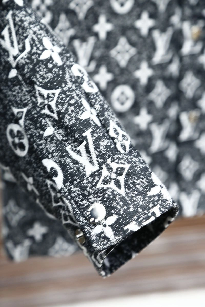 Louis Vuitton Outwear Trendsetting 133812