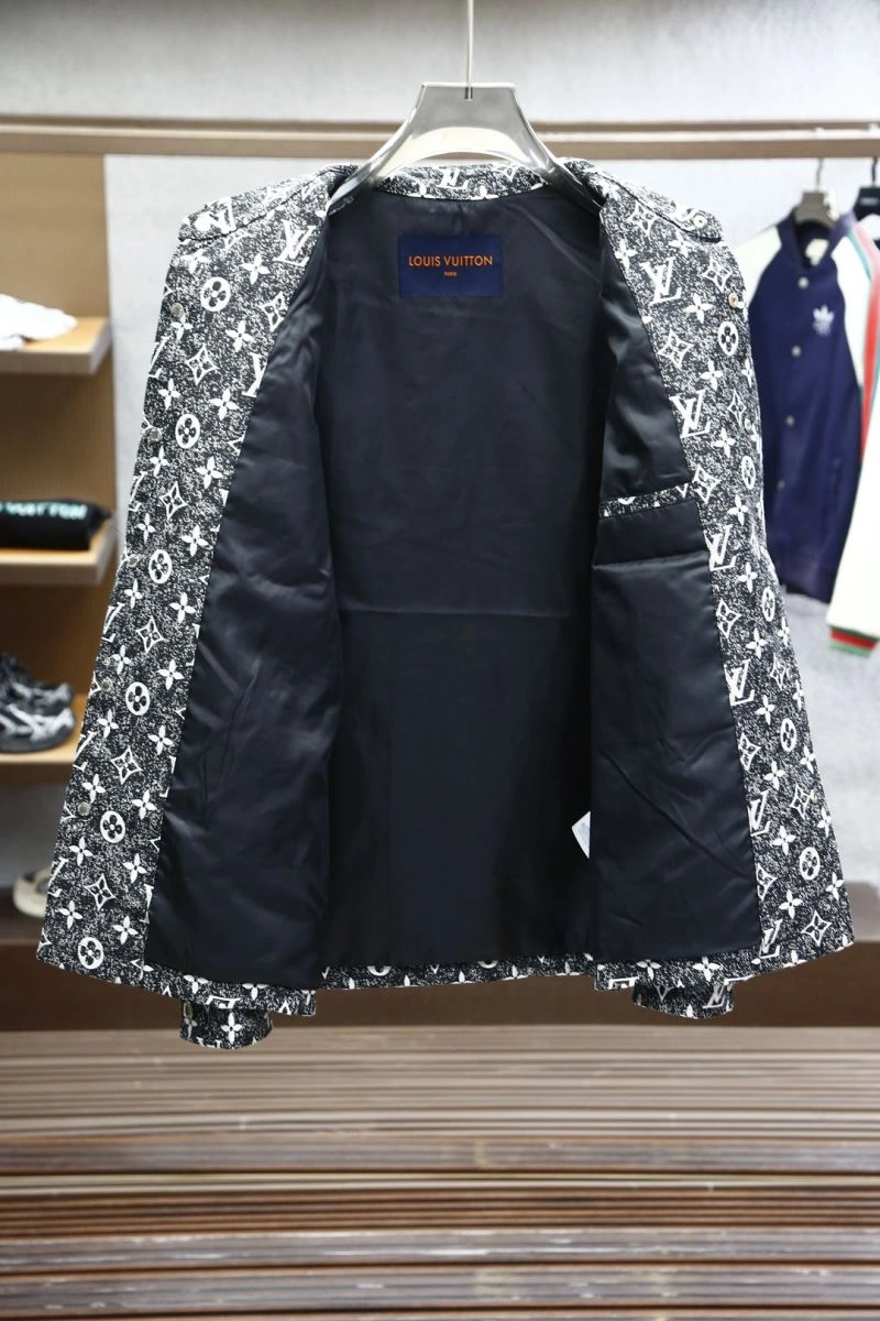 Louis Vuitton Outwear Trendsetting 133812