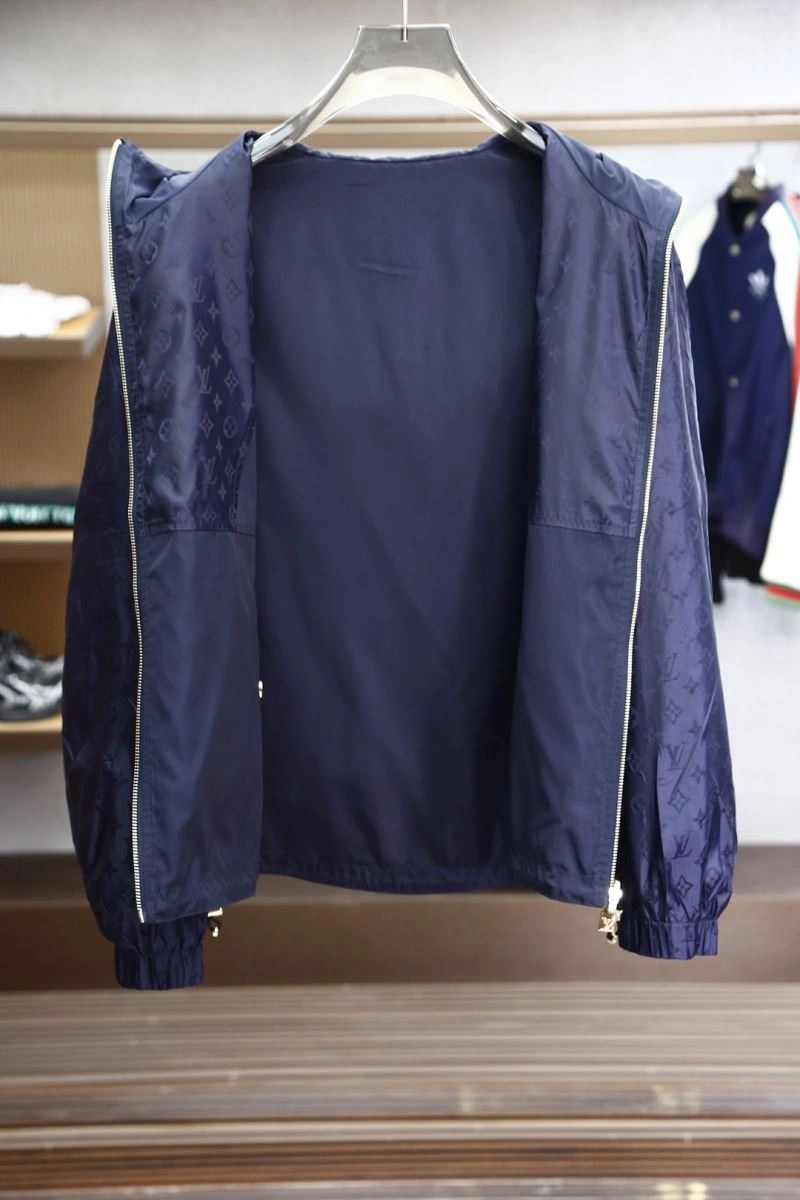 Louis Vuitton Outwear Resilient 133825
