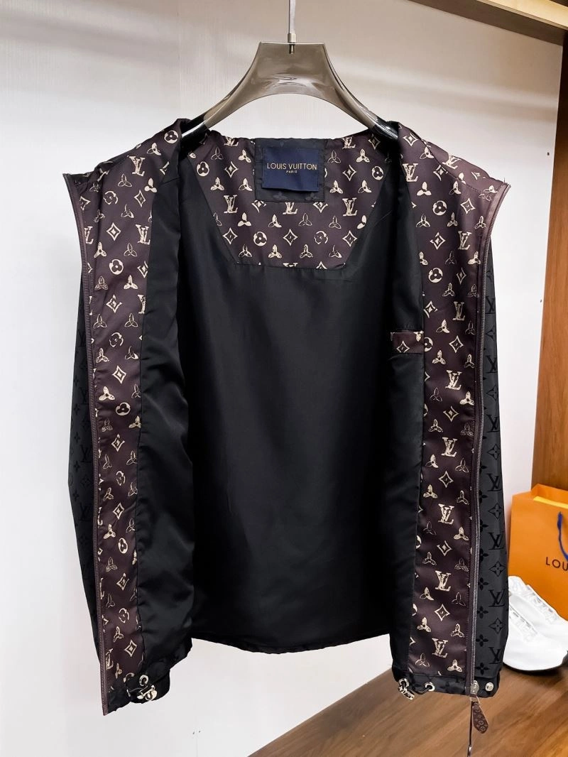 Modern Louis Vuitton Outwear 133828