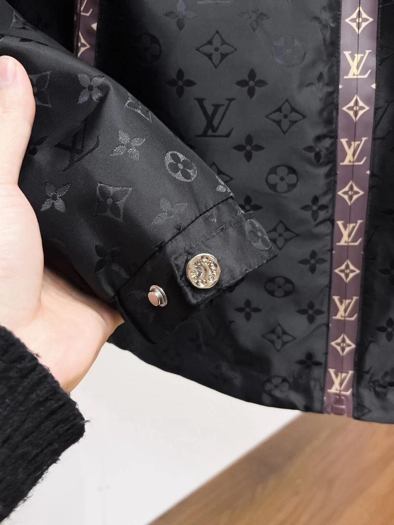 Modern Louis Vuitton Outwear 133828