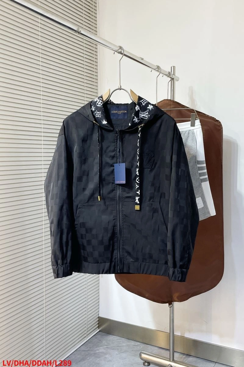 Chic Louis Vuitton Outwear 133830