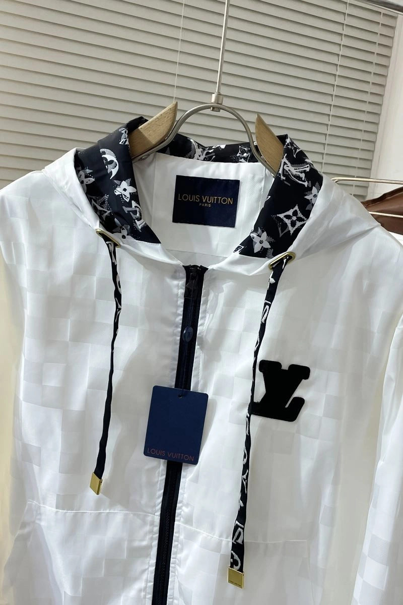 Chic Louis Vuitton Outwear 133830