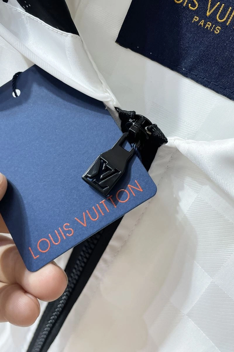 Chic Louis Vuitton Outwear 133830