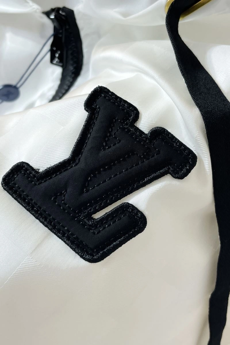 Chic Louis Vuitton Outwear 133830