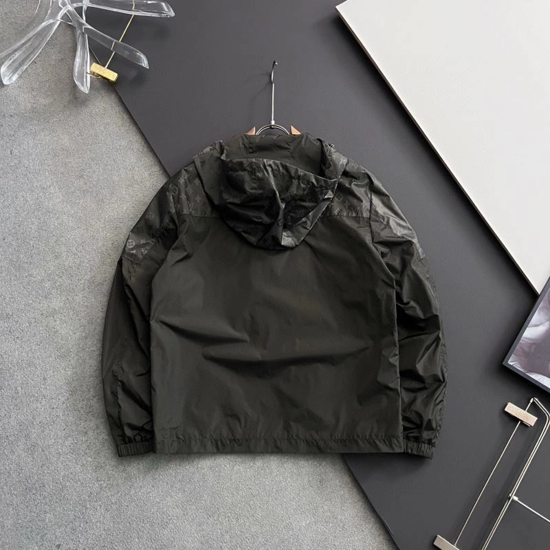 Louis Vuitton Outwear TechFriendly 133807