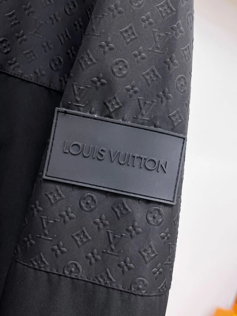 Original Louis Vuitton Outwear 133829