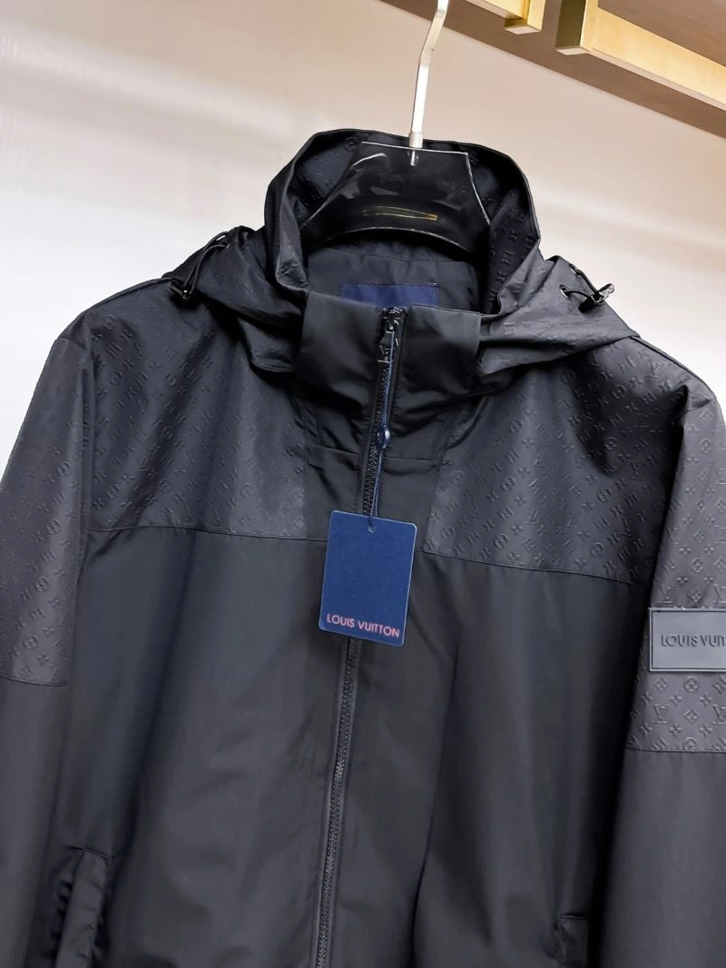 Original Louis Vuitton Outwear 133829