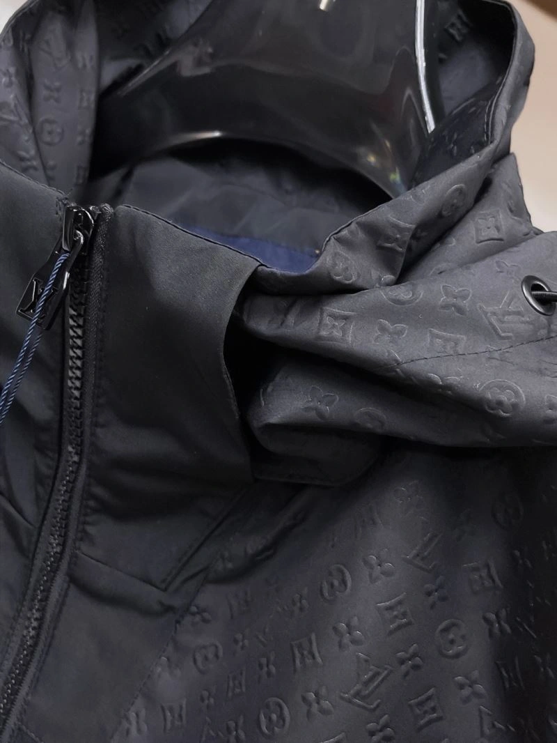 Original Louis Vuitton Outwear 133829
