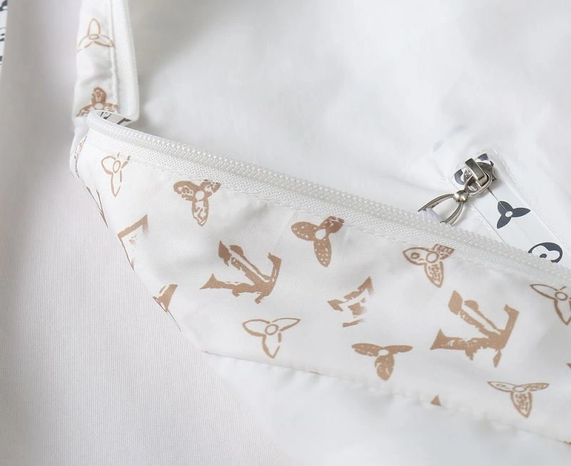 Stretchable Louis Vuitton Outwear 133798
