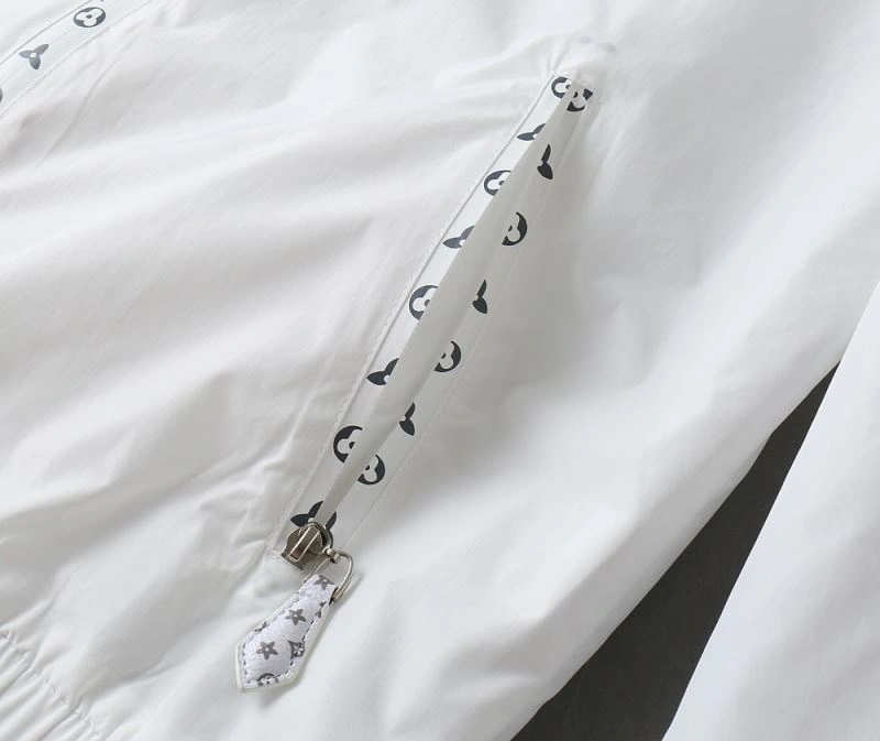 Stretchable Louis Vuitton Outwear 133798