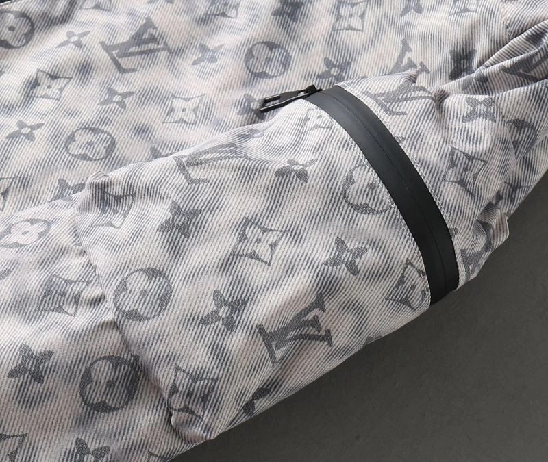 Seasonal Louis Vuitton Outwear 133801