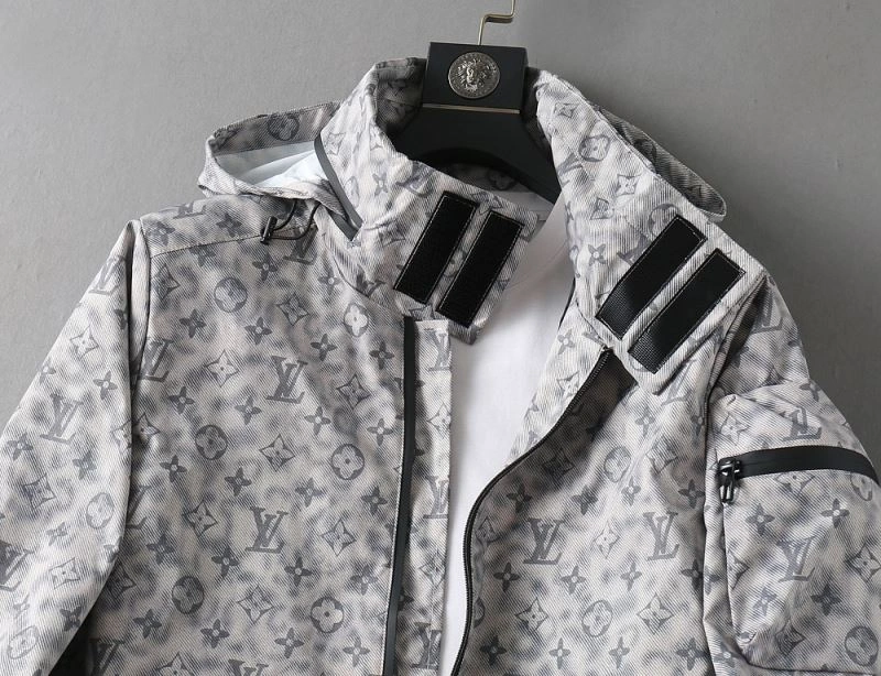 Seasonal Louis Vuitton Outwear 133801