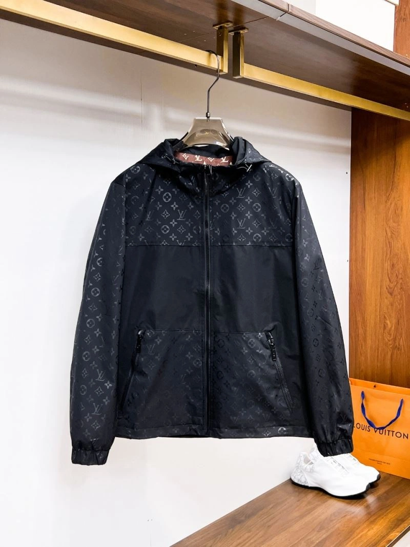 Modern Louis Vuitton Outwear 133797