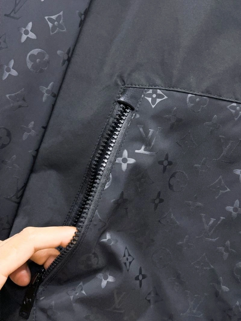 Modern Louis Vuitton Outwear 133797