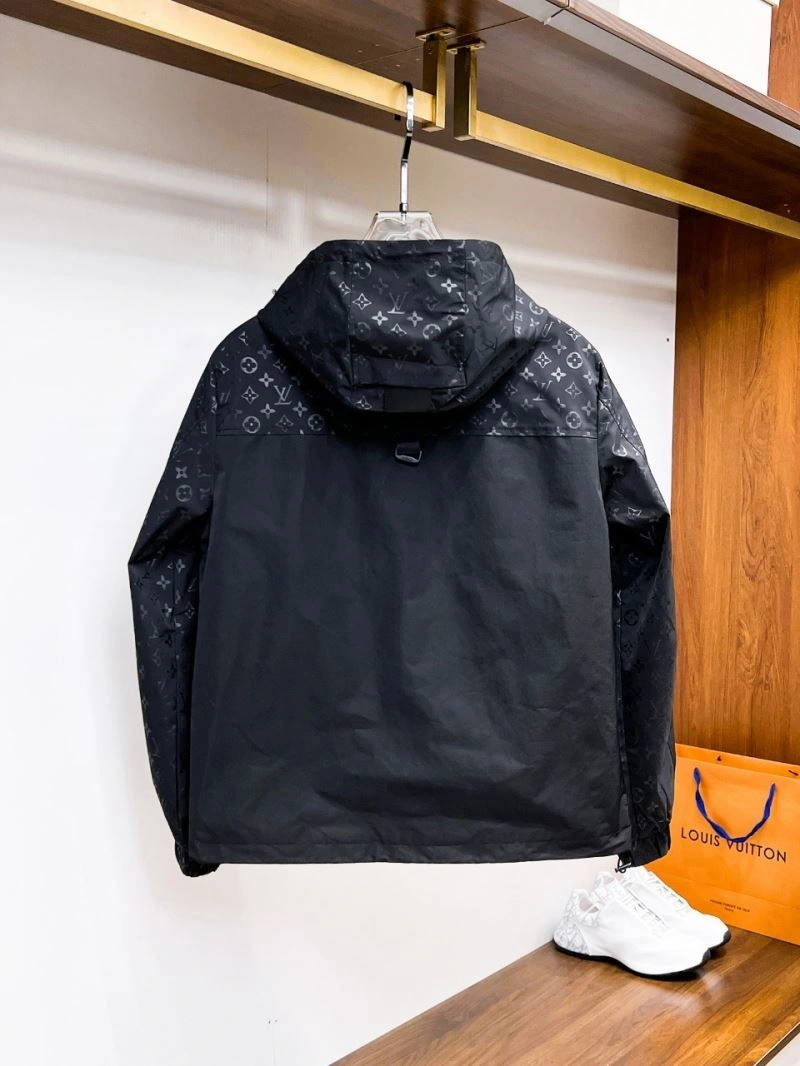 Modern Louis Vuitton Outwear 133797