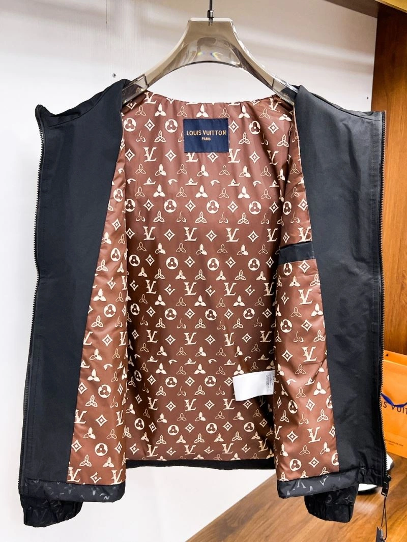 Modern Louis Vuitton Outwear 133797