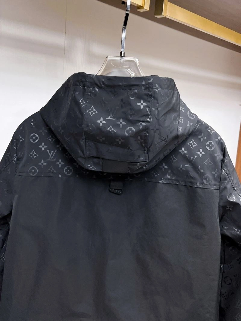 Modern Louis Vuitton Outwear 133797
