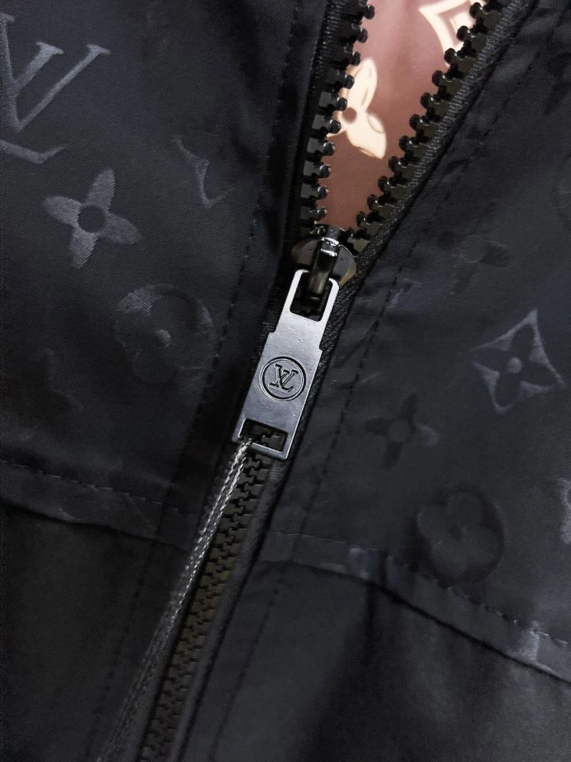 Modern Louis Vuitton Outwear 133797