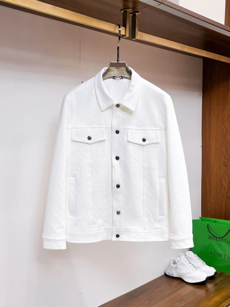 Timeless Louis Vuitton Outwear 133804