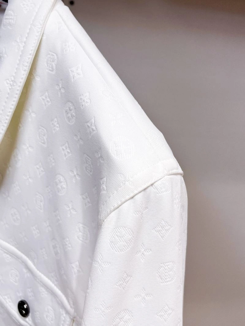 Timeless Louis Vuitton Outwear 133804