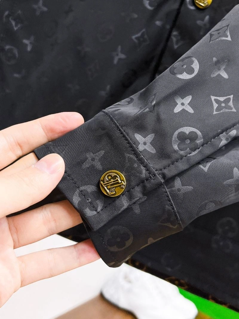 DailyWear Louis Vuitton Outwear 133795