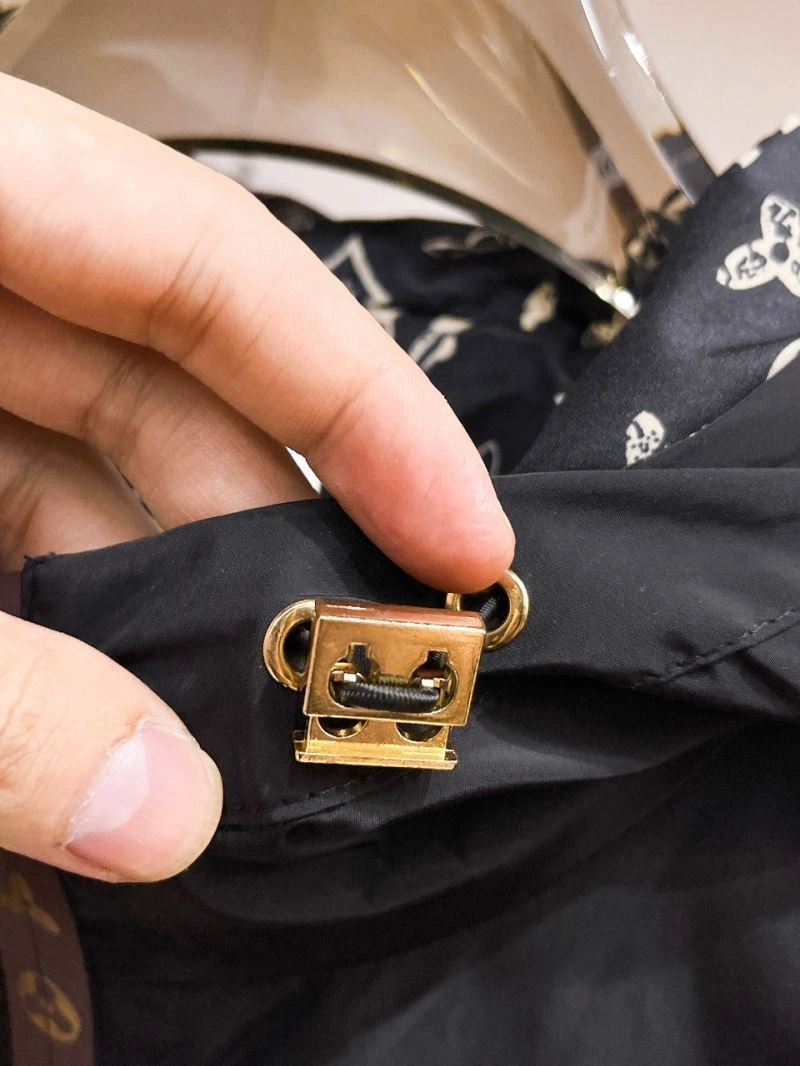 Contemporary Louis Vuitton Outwear 133793