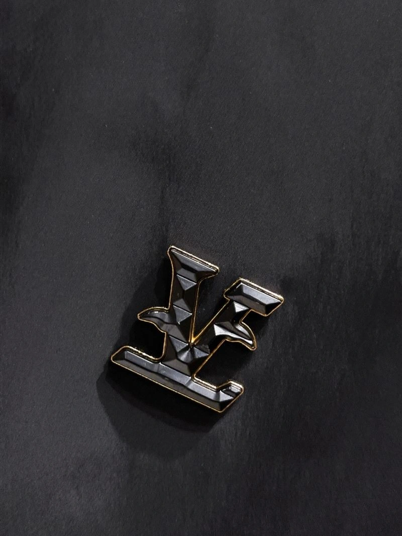Contemporary Louis Vuitton Outwear 133793
