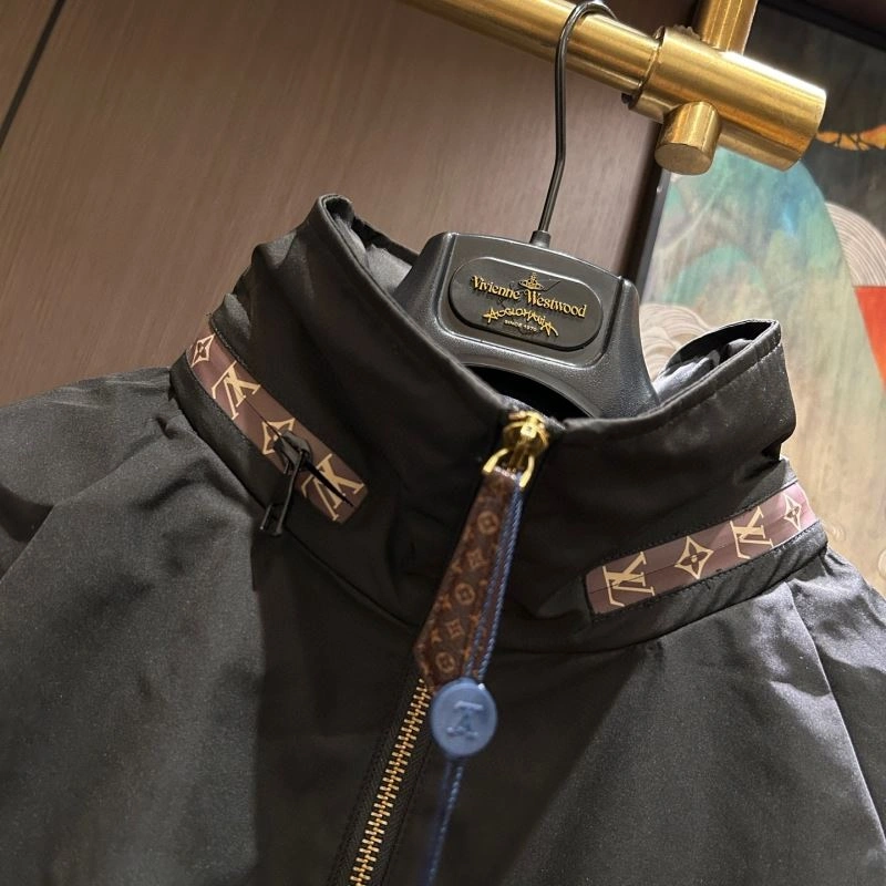 Seasonal Louis Vuitton Outwear 132975