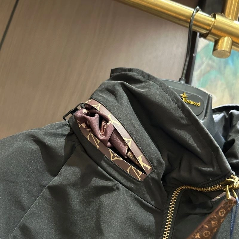 Seasonal Louis Vuitton Outwear 132975