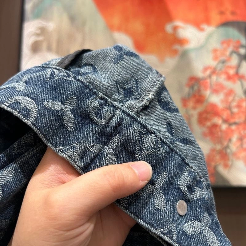 FreshLook Louis Vuitton Outwear 132960