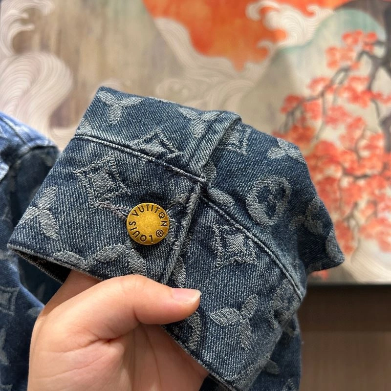 FreshLook Louis Vuitton Outwear 132960