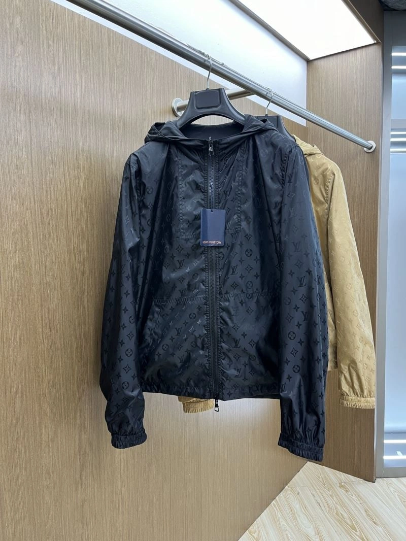 Louis Vuitton Outwear Durable 132958